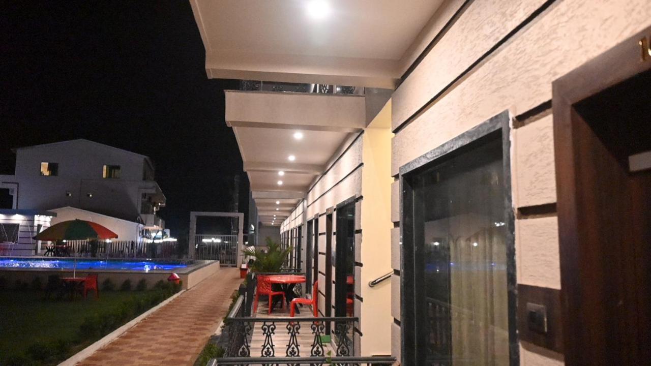 מנדרמוני Moon Star Beach Resort מראה חיצוני תמונה